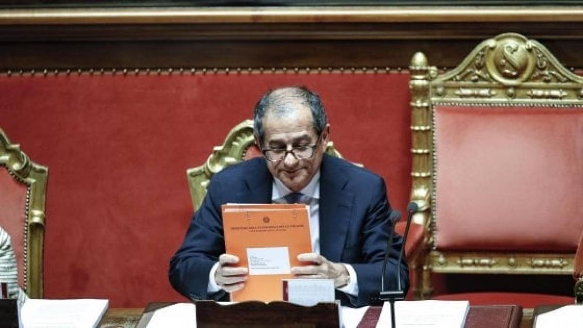 Τρία:Να μας εξηγήσει η Κομισιόν γιατί να αλλάξουμε τον προϋπολογισμό