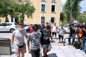 Βιασμός-Άγιος Παντελεήμονας: Στη φυλακή οι δύο από τους τρεις συλληφθέντες