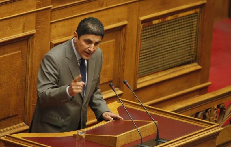 Σοβαρή καταγγελία για υπουργό που πρόλαβε το capital control