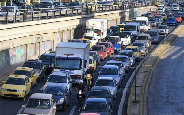 «Χάος» στον Κηφισό λόγω τροχαίου