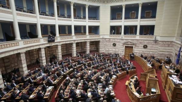 Στη Βουλή η δικογραφία για τις επιστροφές φαρμακευτικών εταιριών