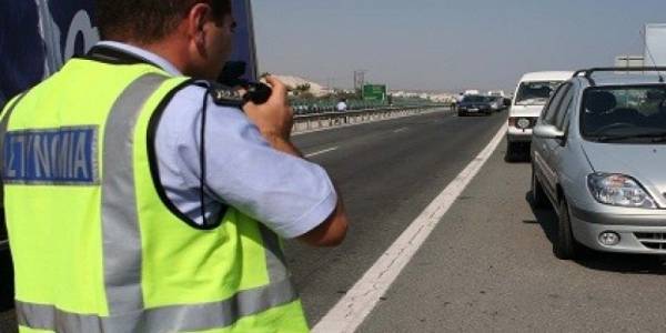Τροχαία: Εκατοντάδες παραβάσεις για κατανάλωση αλκοόλ στην Αττική
