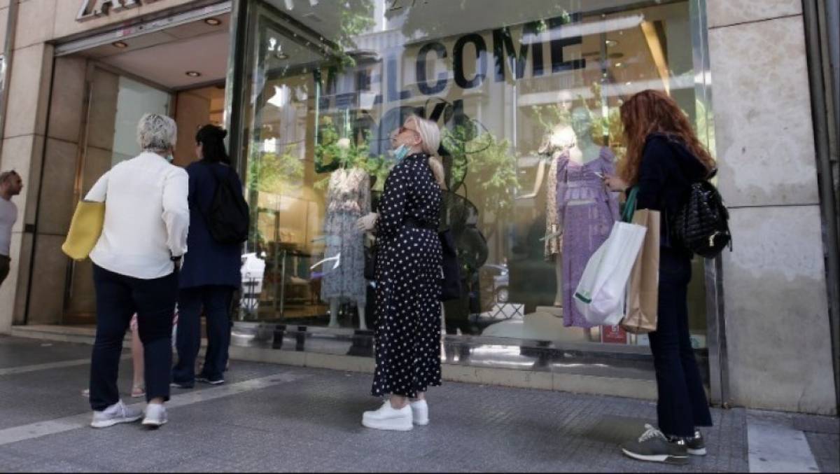 Λιανεμπόριο: Ελπίδες για αποφυγή «ακορντεόν» και προσφορές για τους καταναλωτές