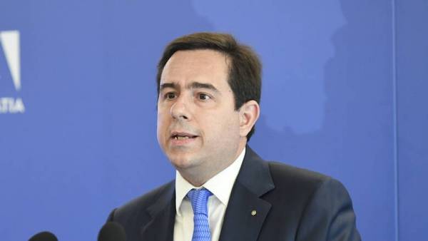 Μηταράκης: Στο «ψυγείο» οι επιτάξεις