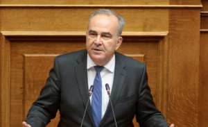 Παπαθανάσης: Παραμένουμε σταθεροί δημοσιονομικά- Ετοιμάζεται χρηματοδοτικό πρόγραμμα για μικρομεσαίες επιχειρήσεις