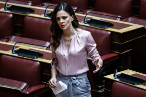 Αχτσιόγλου: Ιστορικό ψέμα οι ανακοινώσεις Κεραμέως - Η ΝΔ διατηρεί το καθεστώς κατάργησης των συλλογικών συμβάσεων