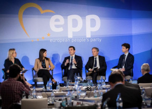 Σκρέκας: Η Ελλάδα πρωτοπόρα στη στήριξη των καταναλωτών- πράσινη μετάβαση