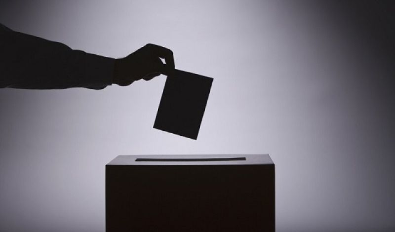 Η συζήτηση για το Μεσοπρόθεσμο συντηρεί σενάρια δημοψηφίσματος