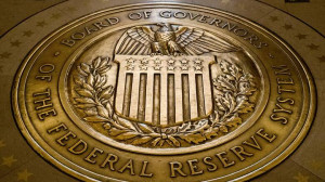 Fed: Οι αμερικανικές τράπεζες αυστηροποιούν τους όρους δανεισμού