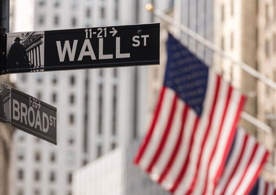 «Βουτιά» της Wall Street λόγω μείωσης του αμερικανικού ΑΕΠ