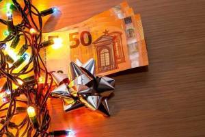 «Ψαλίδι» στο δώρο Χριστουγέννων για όσους μπήκαν σε αναστολή