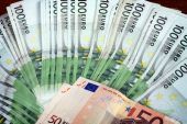 Μεγάλες αυξήσεις στους μισθούς των νέων στελεχών του ΤΧΣ