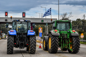Αγροτικά μπλόκα: Νέα σύσκεψη στη Νίκαια – Διευκολύνσεις για τους εκδρομείς παρά τις κινητοποιήσεις