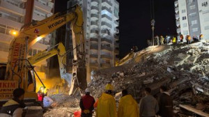 Σεισμοί στην Τουρκία: Πάνω από 4.800 νεκροί, εκατομμύρια άστεγοι