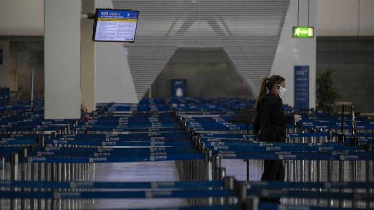 «Βούλιαξαν» 84,4% οι ταξιδιωτικές εισπράξεις τον Ιούλιο