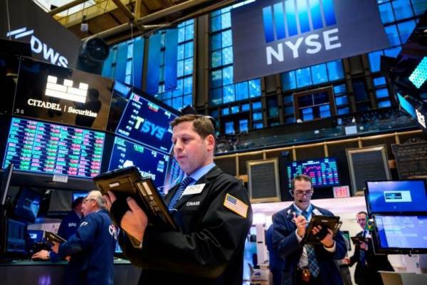 Επιστροφή αγοραστών στη Wall Street μετά την «καταιγίδα» της Δευτέρας
