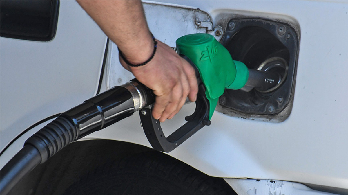 Στο fuel pass ΙΙ τα «αναχώματα» στην ακρίβεια- Τι έρχεται