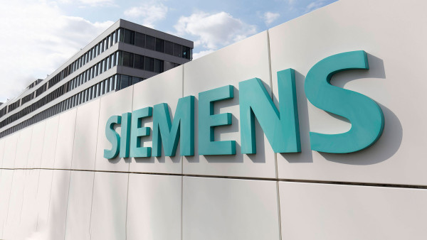 Siemens: Συνεργαζόμαστε με τις ελληνικές αρχές για τα Τέμπη