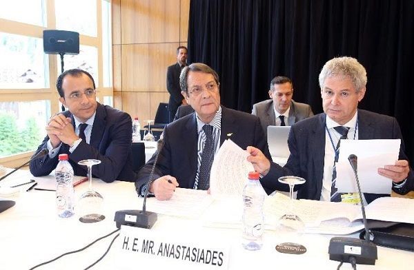 Η διάσκεψη για το Κυπριακό, η σιέστα και το ουισκάκι του προέδρου Αναστασιάδη