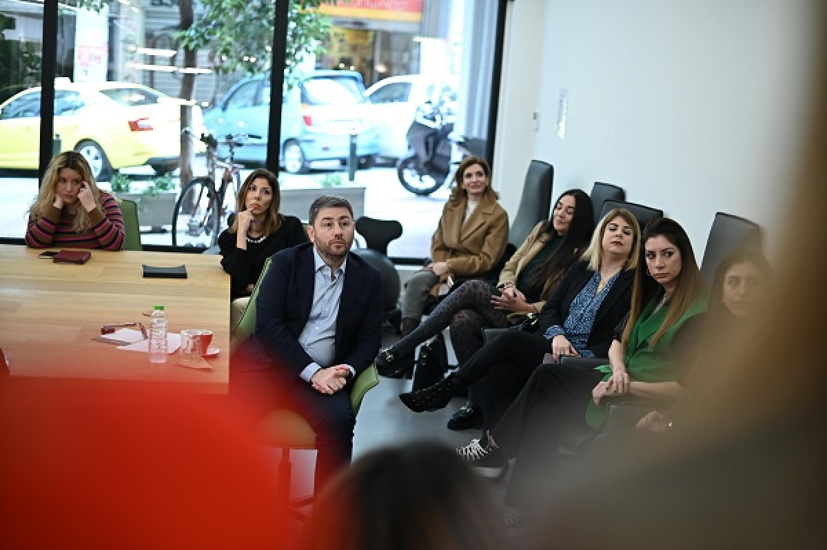 Ανδρουλάκης: Έχουμε χρέος να στηρίξουμε τους πολλαπλούς ρόλους της γυναίκας