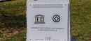 Γκάφα στην επιγραφή της Unesco στον αρχαιολογικό χώρο Φιλίππων (photo)
