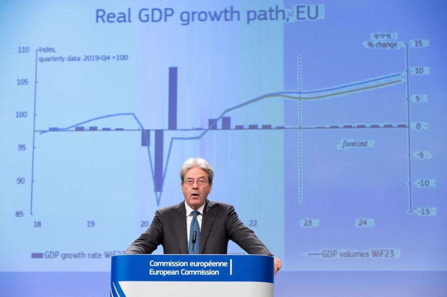 Τζεντιλόνι: Η ευρωζώνη πρόκειται να αποφύγει την ύφεση φέτος