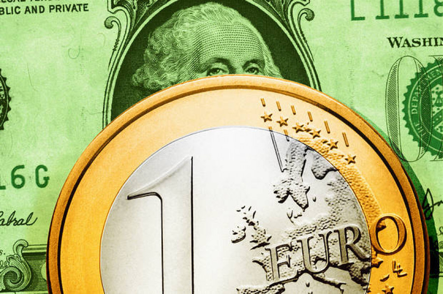 Ευρώ: Μικρότερη πλέον η αξία του έναντι του δολαρίου