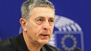 Κομισιόν: «Πόρτα» στον Κούλογλου για την… Novartis!