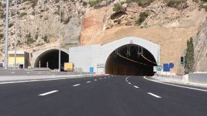 Διακοπές κυκλοφορίας στις σήραγγες της Κακιάς Σκάλας