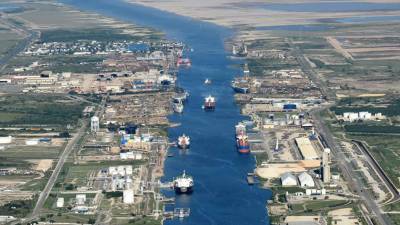 Τα λιμάνια του κόλπου του Τέξας επαναλειτουργούν μετά τον «Νικόλαο»