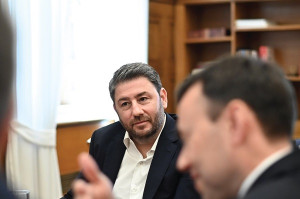 «Πυρά» Ανδρουλάκη: Επιτελικό κράτος του θράσους και της συγκάλυψης