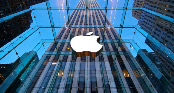 Apple: Σε ιστορικό υψηλό οι μετοχές μετά από έναν χρόνο