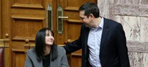 «Συνοδός πολυτελείας» η Κουντουρά, λέει ο Καμμένος...