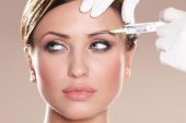 Μία σφαιρική εικόνα για τα botox &amp; τα fillers