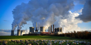 Eurostat: «Χαμηλές πτήσεις» για τη βιομηχανική παραγωγή τον Μάρτιο