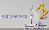 Η AstraZeneca διαψεύδει ότι «απαρνιέται» την Κομισιόν