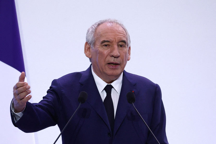 Χάος ή υπευθυνότητα: Το δίλημμα του Μπαϊρού ενόψει της ψήφου εμπιστοσύνης στη Γαλλία