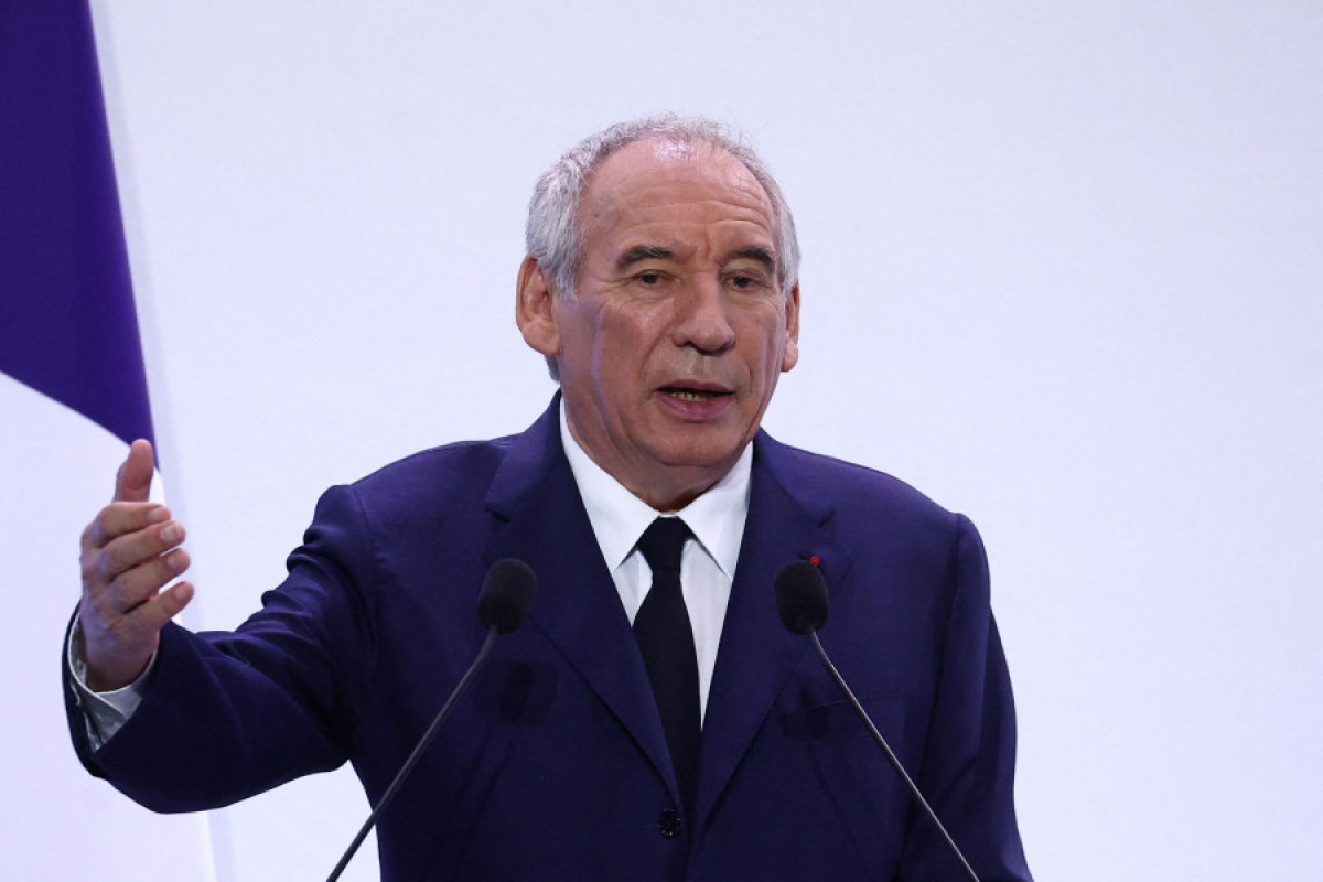 Χάος ή υπευθυνότητα: Το δίλημμα του Μπαϊρού ενόψει της ψήφου εμπιστοσύνης στη Γαλλία