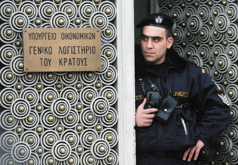 ΠΟΕ-ΟΤΑ: Κατάληψη στο Γενικό Λογιστήριο του Κράτους