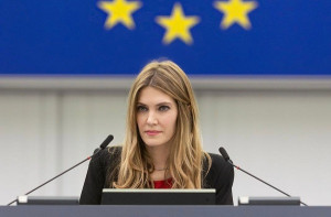 H Καϊλή μπλεγμένη σε σκάνδαλο διαφθοράς- Διεγράφη από ΠΑΣΟΚ, Σοσιαλδημοκράτες