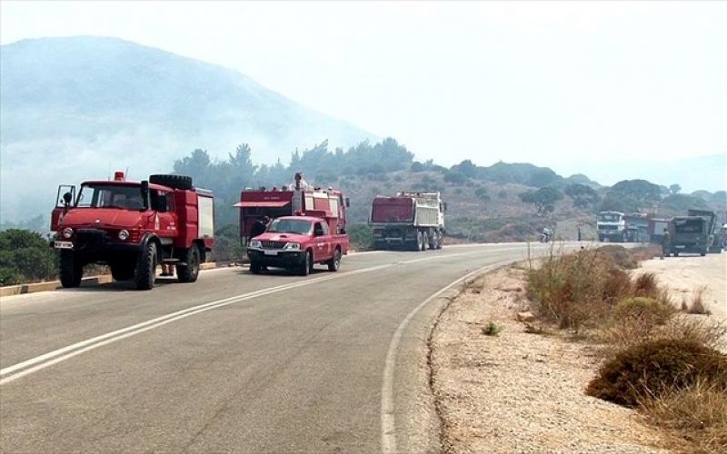 Φωτιά σε εξέλιξη σε Αύρα Φαρσάλων και Χιονοχώρι Σερρών