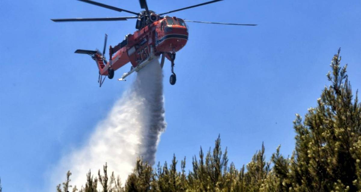 Σε εξέλιξη πύρινα μέτωπα σε Μεσσηνία και Κορινθία