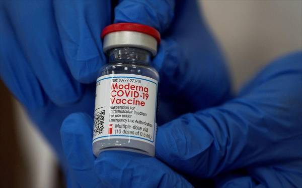 EMA-Moderna: Έρευνα για πιθανή μόλυνση κάποιων δόσεων του εμβολίου