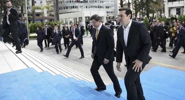 Υποδοχή του Πρωθυπουργού στη Σμύρνη από το...ΚΕΕΛΠΝΟ