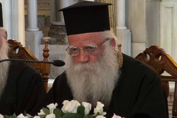 «Αντάρτικο» από τον μητροπολίτη Κυθήρων-Προανήγγειλε Ανάσταση στις 5 το ξημέρωμα