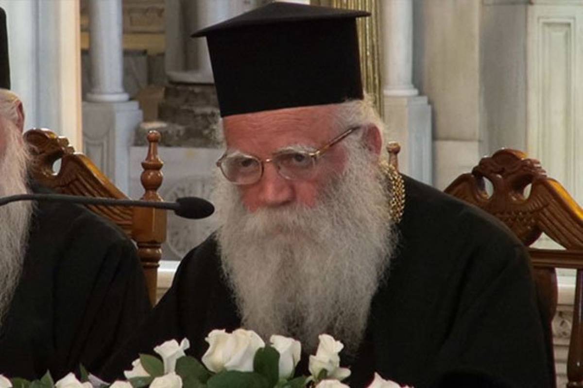 «Αντάρτικο» από τον μητροπολίτη Κυθήρων-Προανήγγειλε Ανάσταση στις 5 το ξημέρωμα