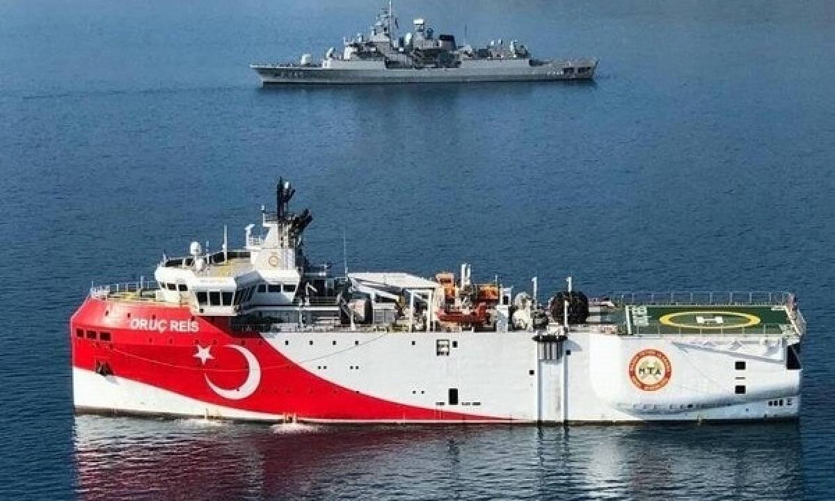 Παραμένει στο χώρο της παράνομης τουρκικής Navtex το Ορούτς Ρέις