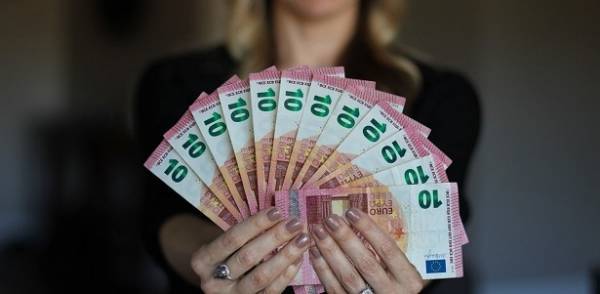 «Κύμα» πληρωμών για εργαζόμενους, συνταξιούχους, ανέργους το Δεκέμβριο-Όλες οι ημερομηνίες