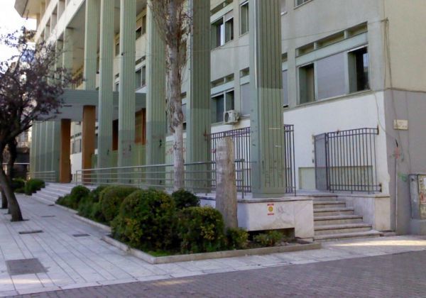 Επίθεση του Ρουβίκωνα στο Δικαστικό Μέγαρο Λάρισας