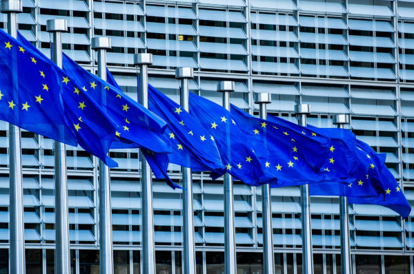 Eurovision: Ζητούνται εξηγήσεις για την απαγόρευση της σημαίας της ΕΕ